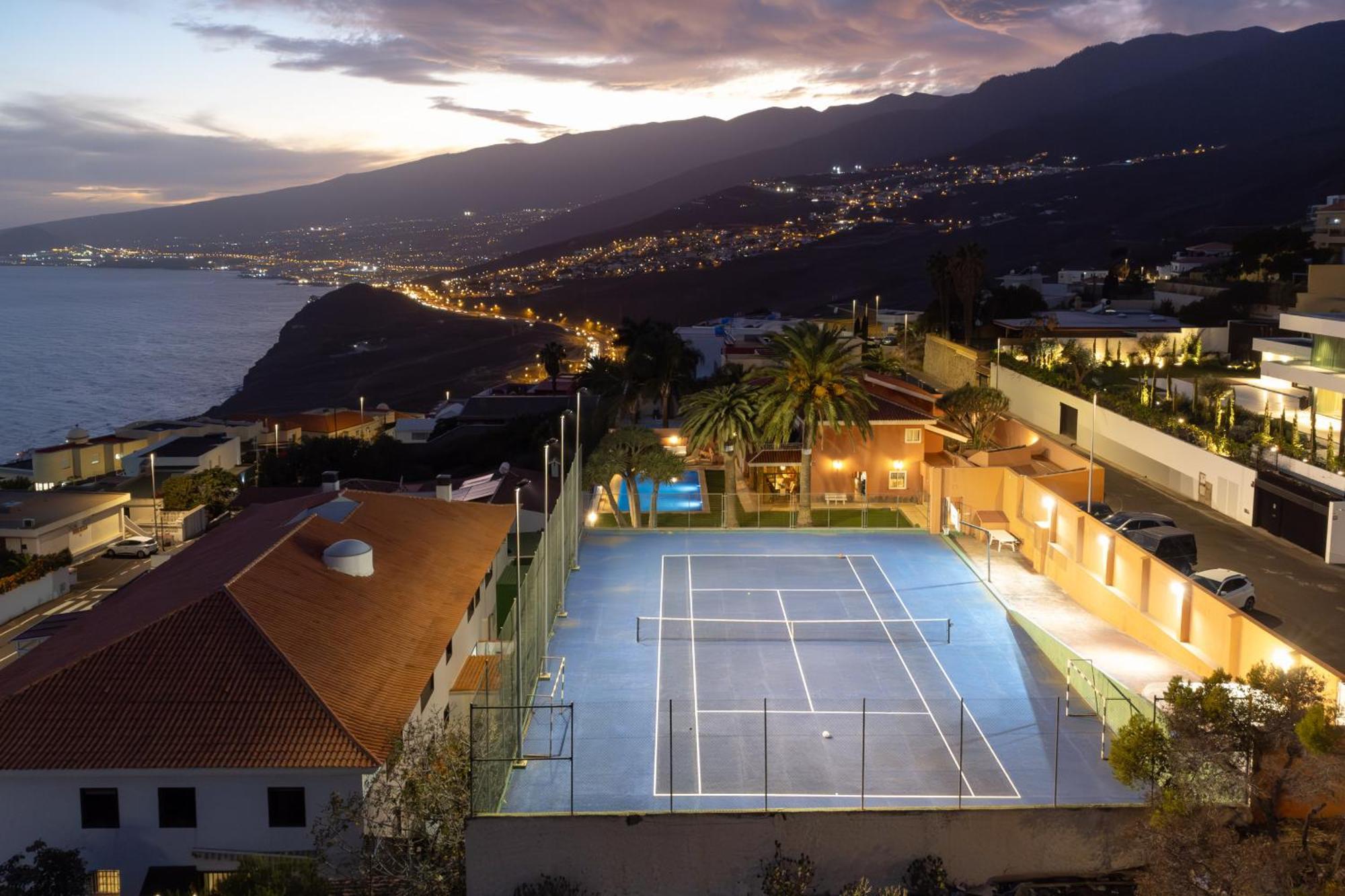 Villa One & Only Sports And Relax Heated Pool By Eden *