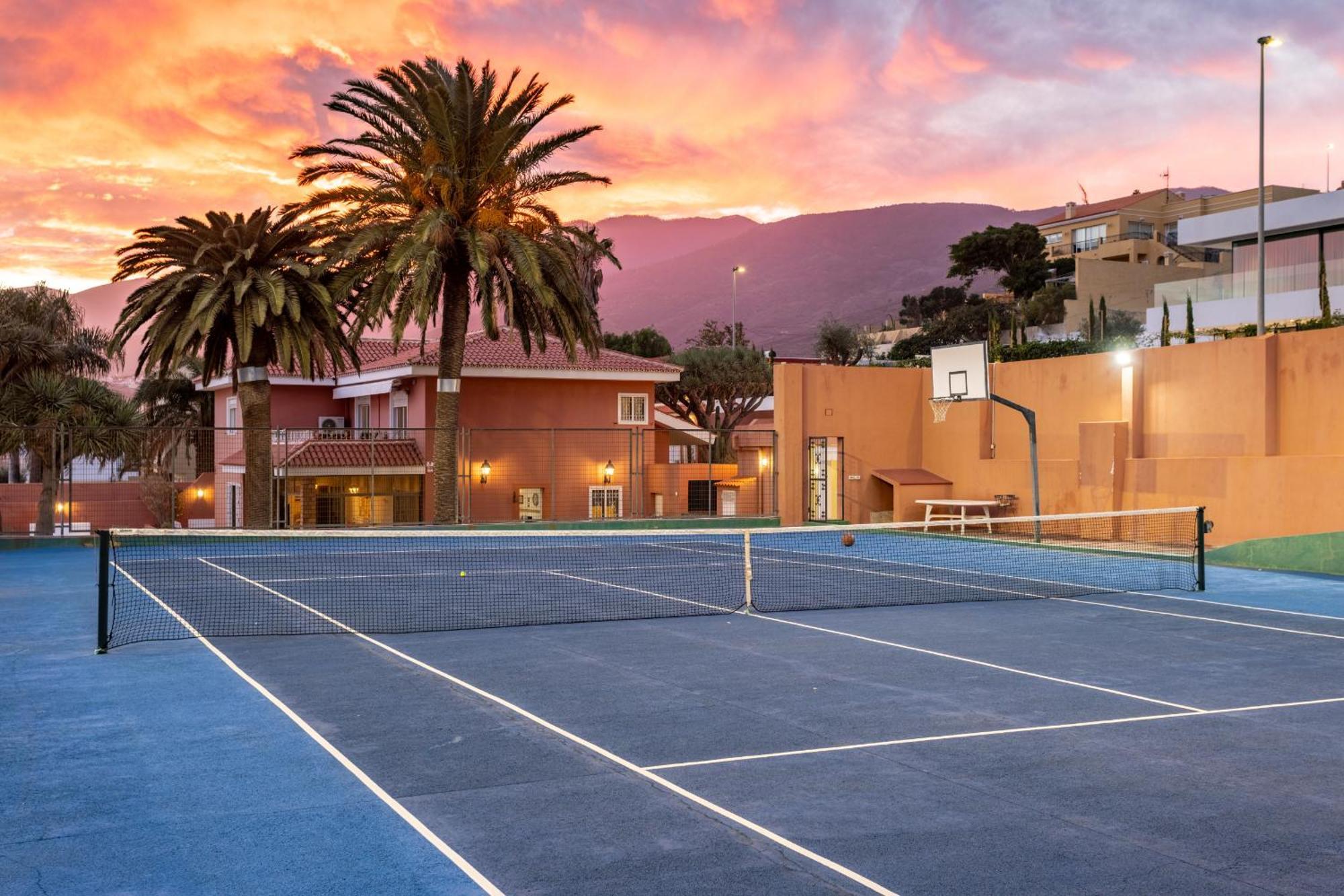 One & Only Sports And Relax Heated Pool By Eden Villa Tabaiba